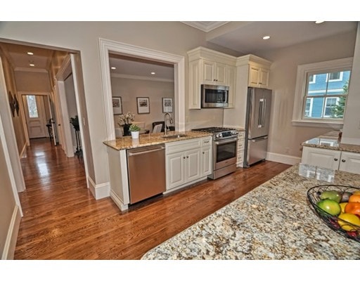 138 Lincoln St unit 1, Newton Highlands, MA 02461 - photo 1