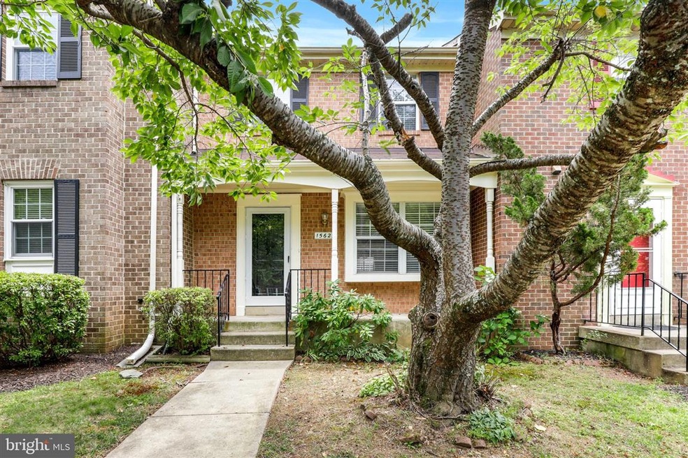 15621 Ambiance Dr, North Potomac, MD 20878 - photo 1