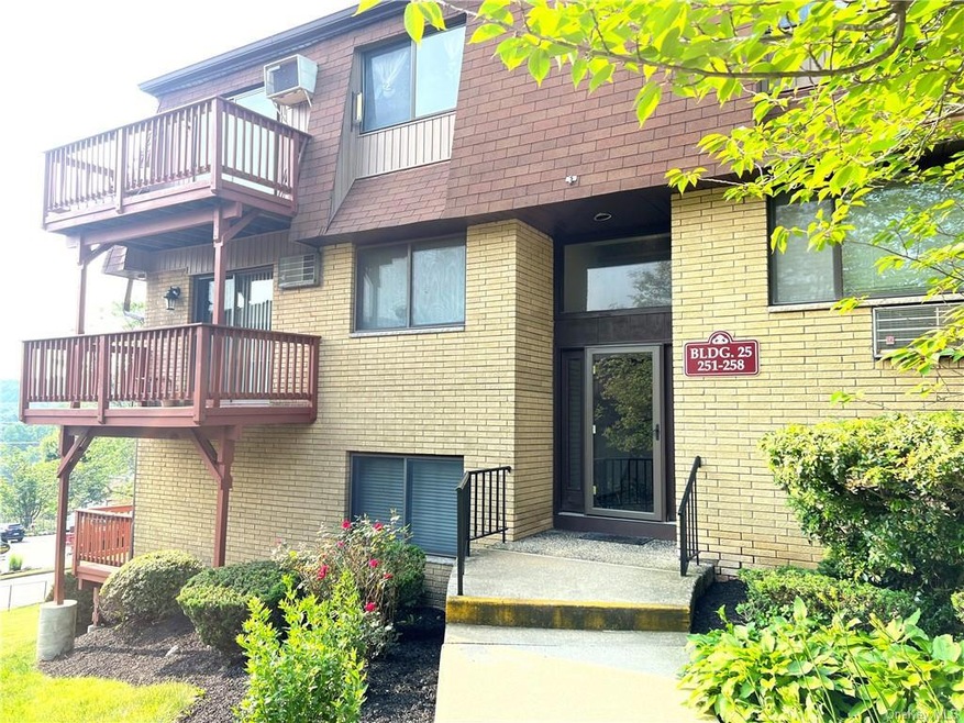 254 Richard Ct unit 25 D, Pomona, NY 10970 - photo 1