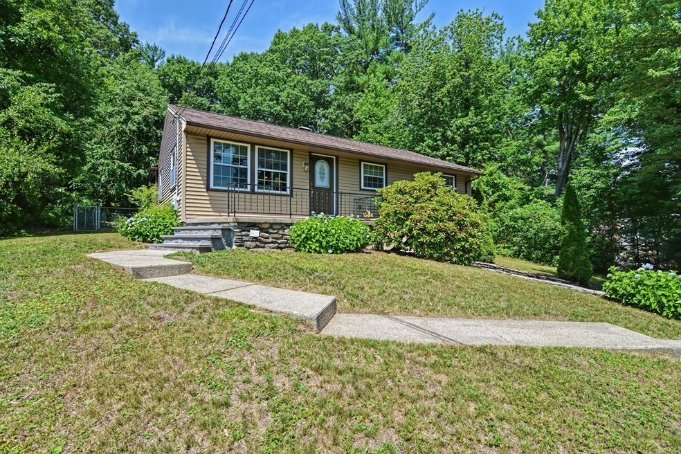 68 Putnam Ln, Holden, MA 01520 - photo 1