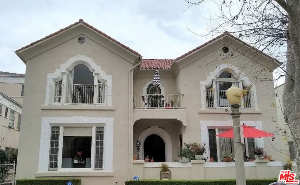 326 1/2 N Sycamore Ave, Los Angeles, CA 90036 - photo 1