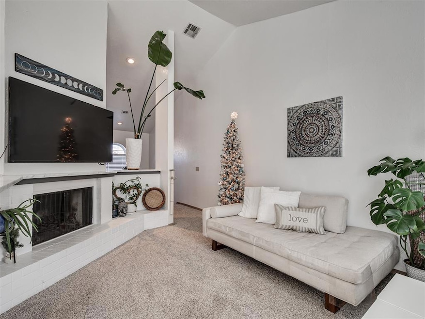 2610 Featherstone Rd unit 2610, Oklahoma City, OK 73120 - photo 1