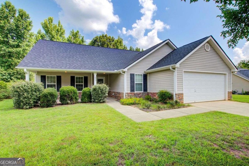 221 Glenview Trail, Griffin, GA 30224 - photo 1