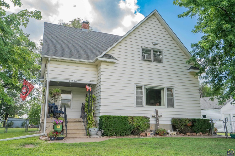 14390 102nd Rd, Hoyt, KS 66440 - photo 1