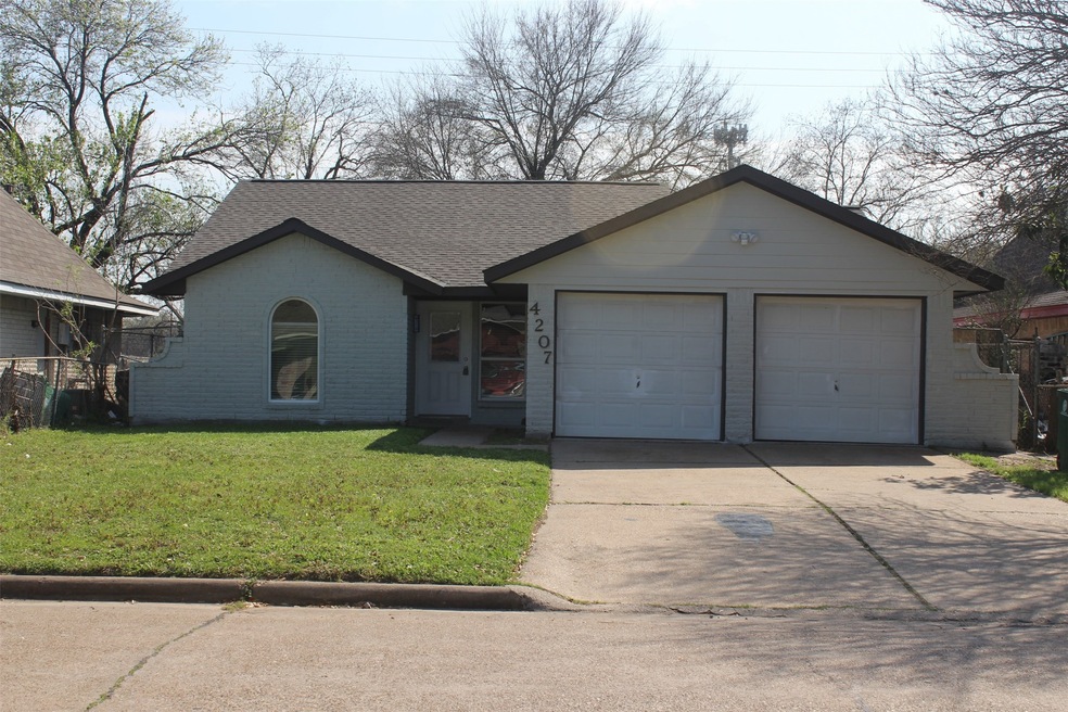 4207 Oak Shadows Dr, Houston, TX 77091 - photo 1