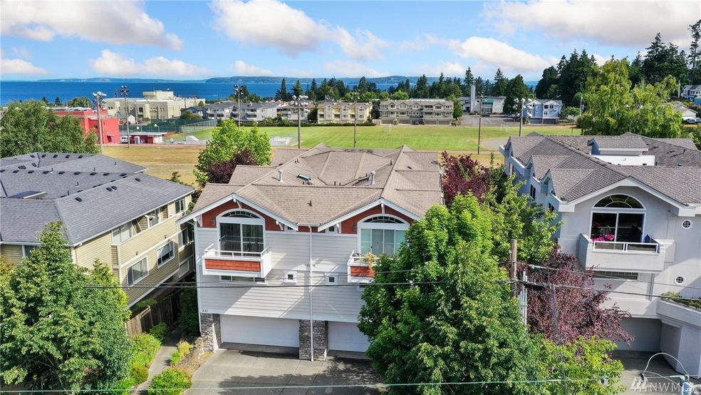 641 Bell St unit 102, Edmonds, WA 98020 - photo 1