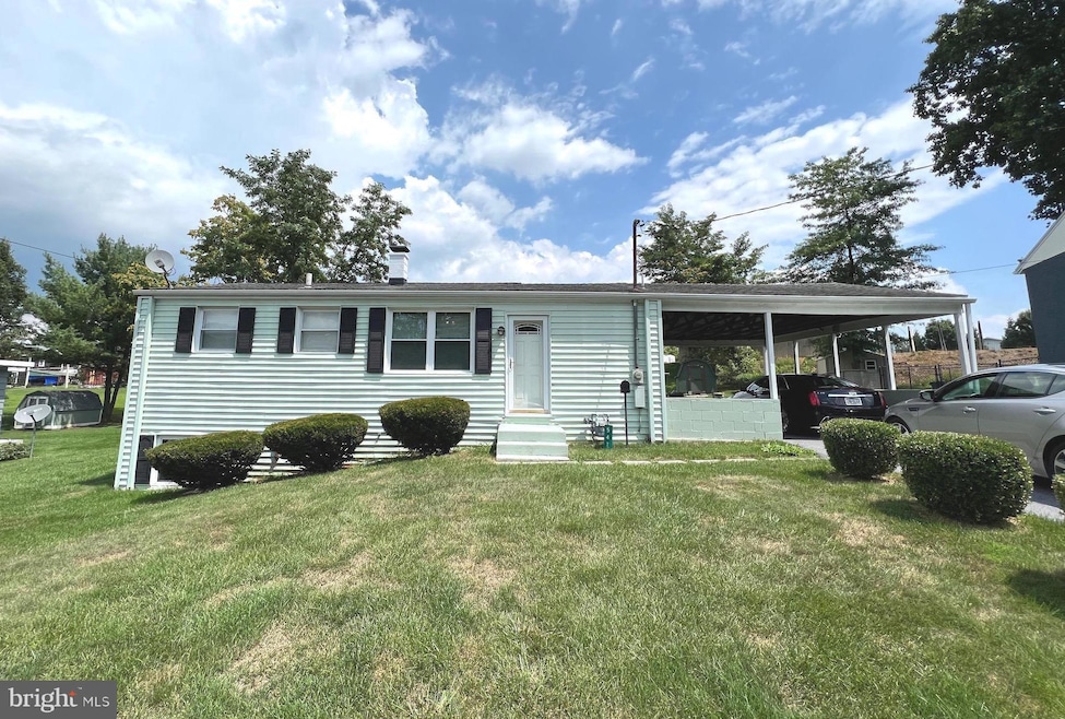 547 Oak St, Chambersburg, PA 17201 - photo 1