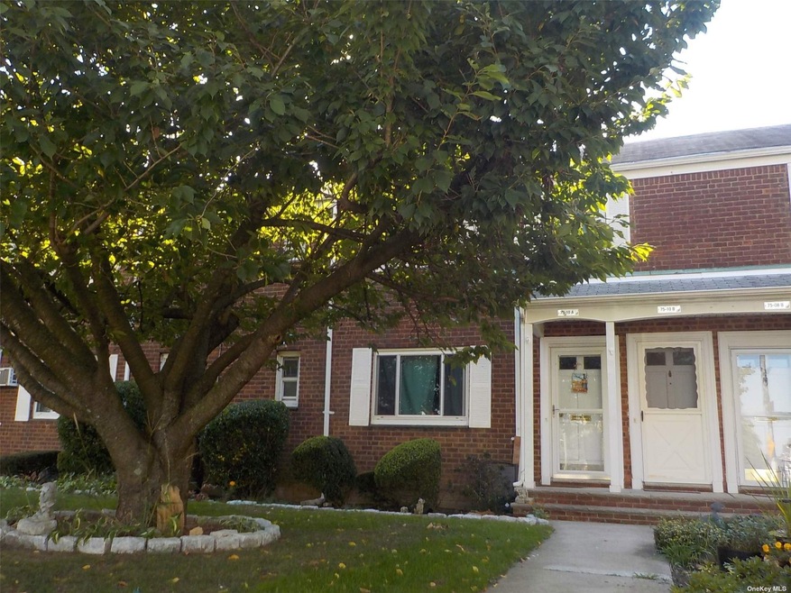 75-10 249th St unit F-2, Bellerose, NY 11426 - photo 1