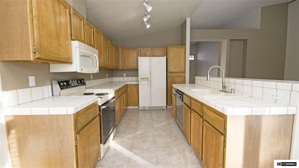 3555 Oakridge Dr, Sparks, NV 89436 - photo 1