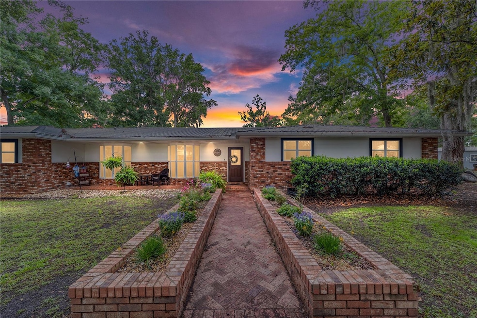 Sold $1,160,000 • Co-Listing Agent