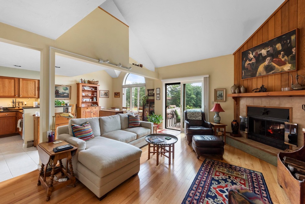 15 Village Rd unit 16, Campton, NH 03223 - photo 1