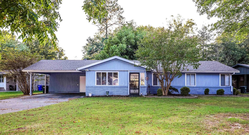 1317 Fairlane Dr, Conway, AR 72034 - photo 1