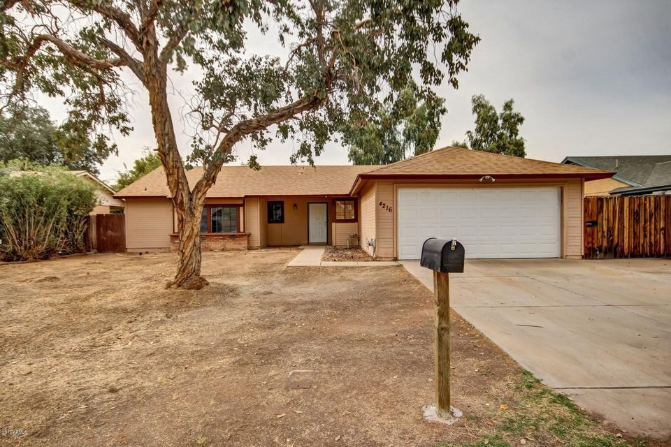 4216 N 79th Ln, Phoenix, AZ 85033 - photo 1