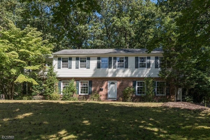 32 Stone Fence Rd, Allendale, NJ 07401 - photo 1