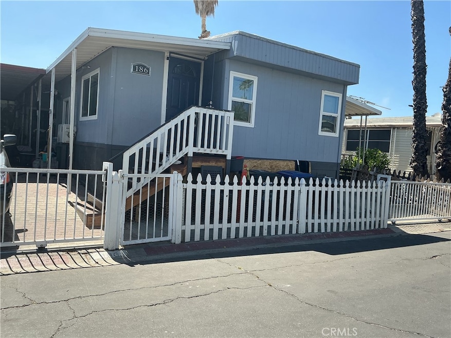 1097 N State St unit 186, Hemet, CA 92543 - photo 1