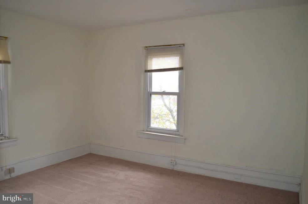 148 E Main St unit 2, Lansdale, PA 19446 - photo 1