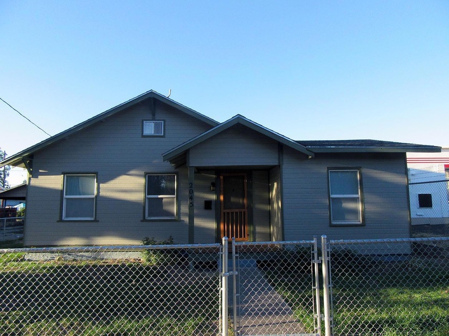 2045 Garden Ave, Klamath Falls, OR 97601 - photo 1