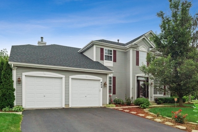 669 Vista Dr unit 2, Oswego, IL 60543 - photo 1