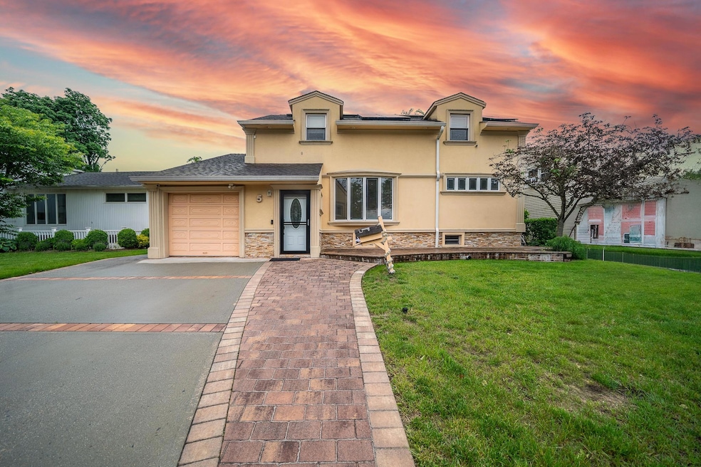 5 Forest Rd, Valley Stream, NY 11581 - photo 1