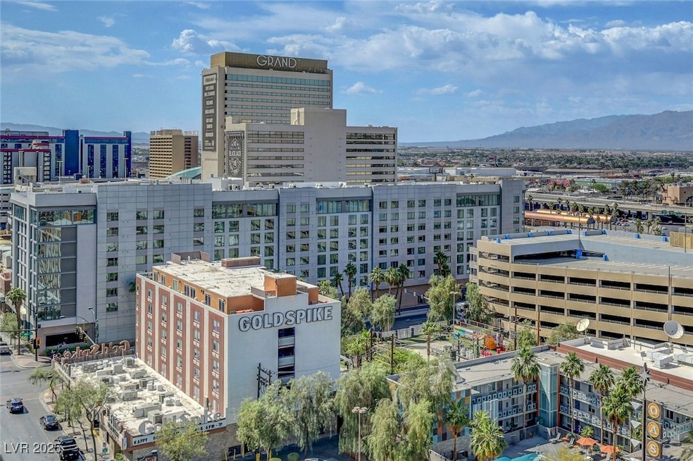 City view featuring mountains