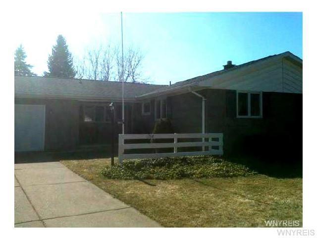 1284 Greenbrier Ln, North Tonawanda, NY 14120 - photo 1