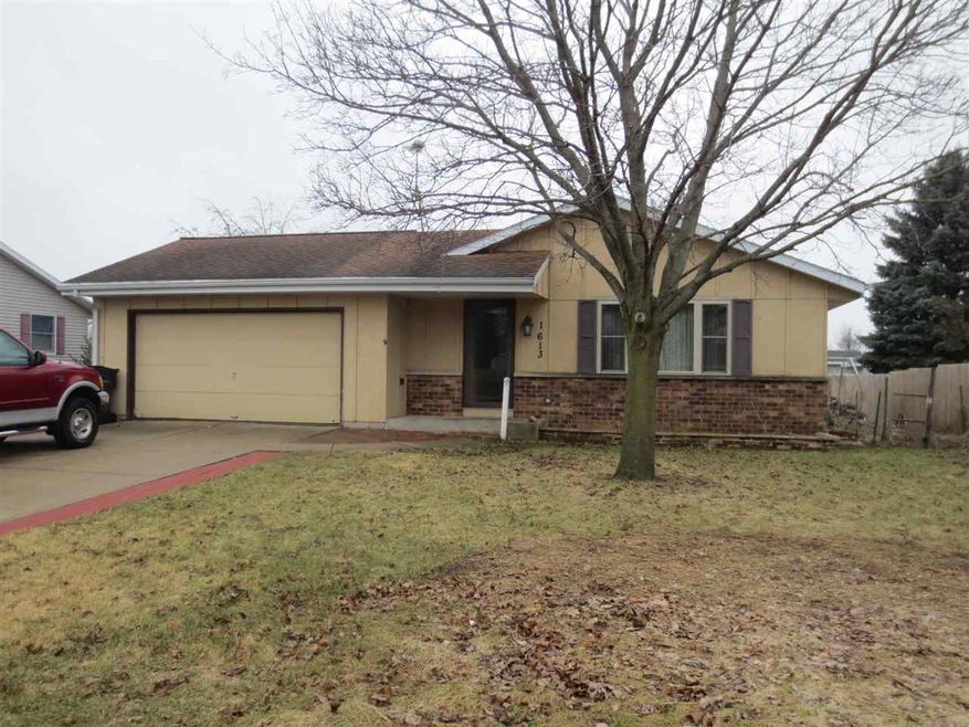 1613 W Burbank Ave, Janesville, WI 53546 - photo 1