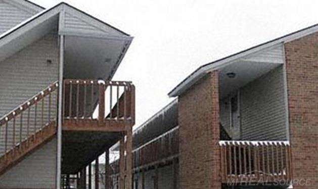 31827 Nardelli Ln, Roseville, MI 48066 - photo 1