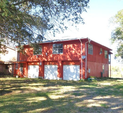 145 Rio Dr, Brazoria, TX 77422 - photo 1