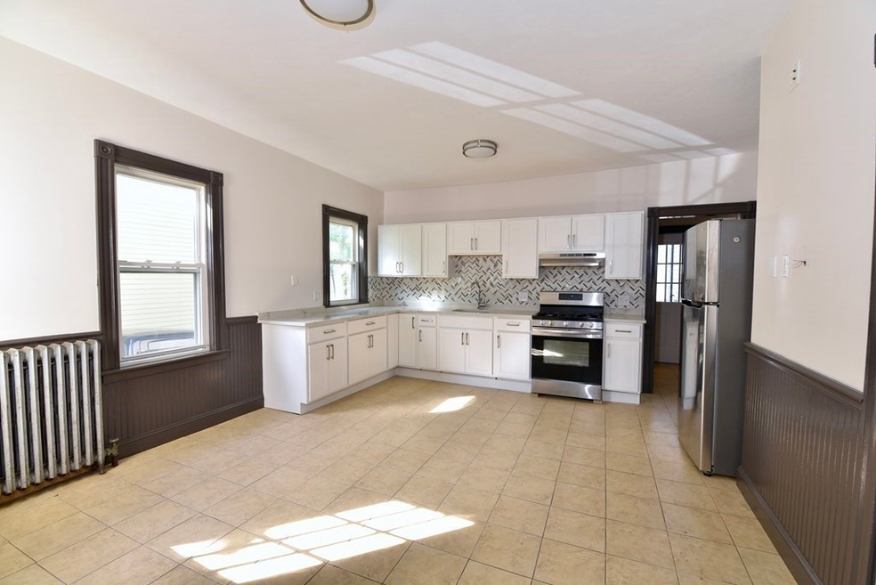 478 Beech St unit 1, Roslindale, MA 02131 - photo 1