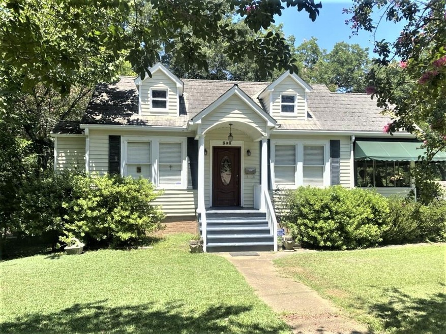 308 Auburn Ave, Natchez, MS 39120 - photo 1