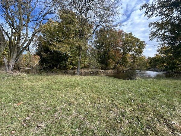 1031 E Railroad St, Hastings, MI 49058 - photo 1