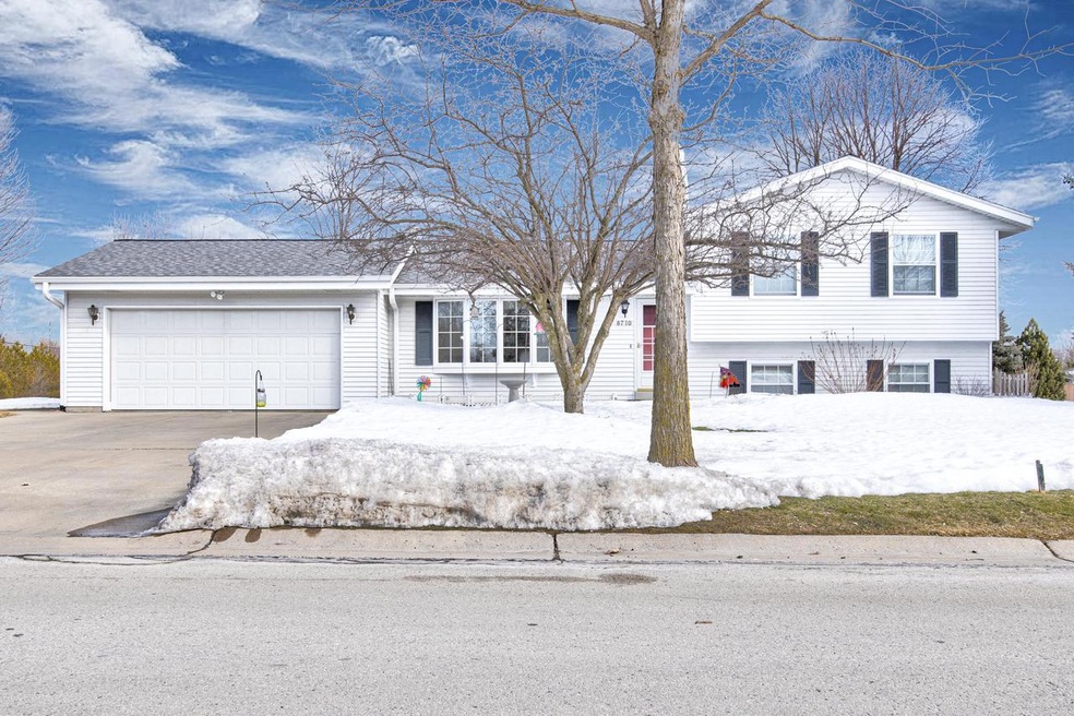 8710 S Fieldpointe Dr-1