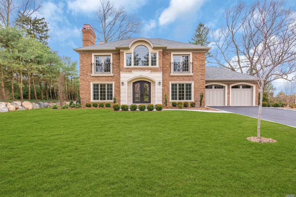 34 Sutton Crest, Manhasset, NY 11030 - photo 1