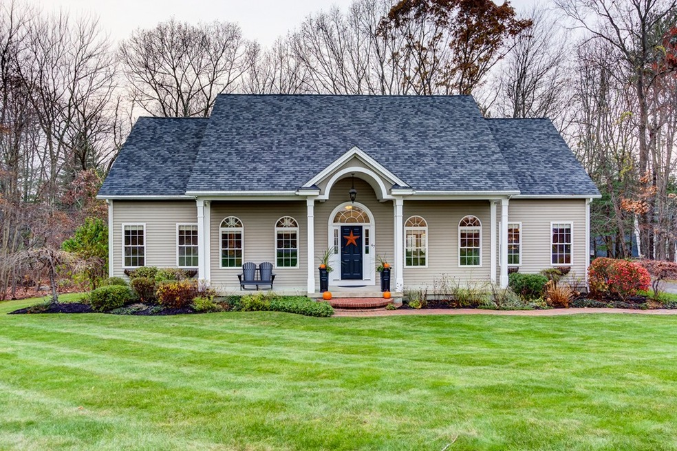 47 Mcclellan Rd, Sutton, MA 01590 - photo 1