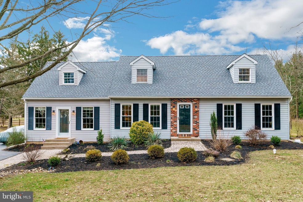 2015 Linsenbigler Rd, Pennsburg, PA 18073 - photo 1