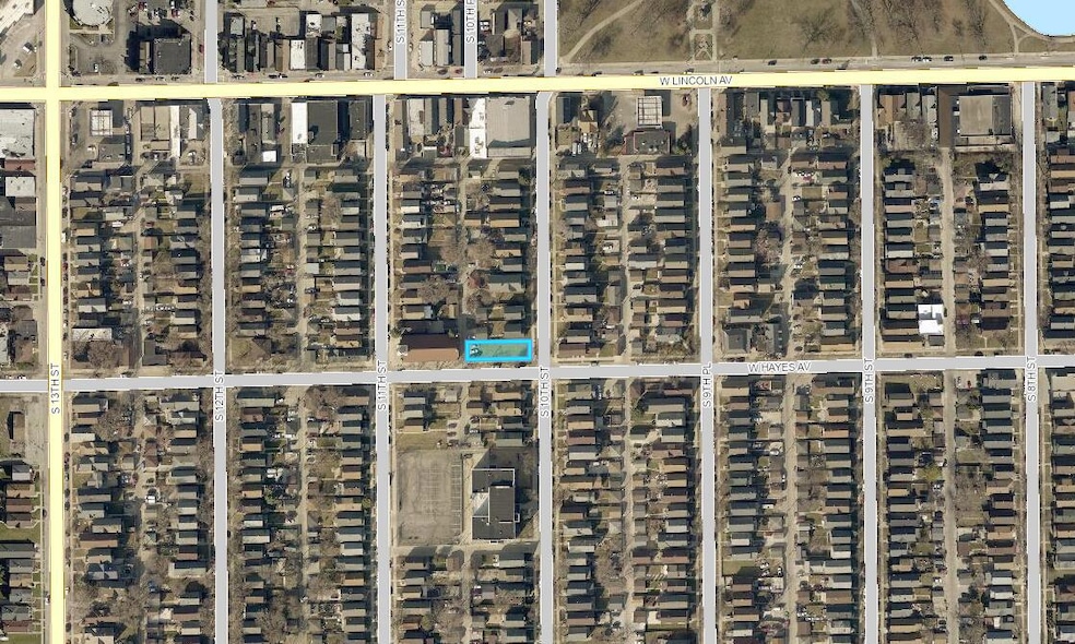 2361 S 10th St, Milwaukee, WI 53215 - photo 1