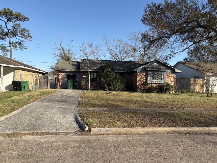 10114 Woodwick St, Houston, TX 77016 - photo 1