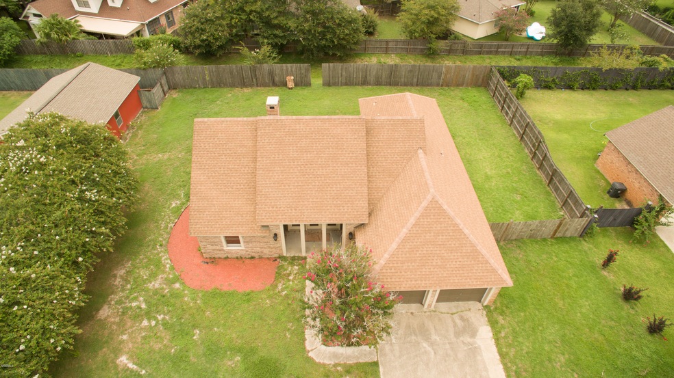 2572 Audubon Place-200