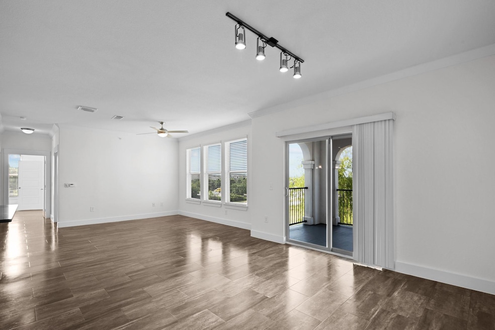 366 Fm 1488 Rd unit 937, Conroe, TX 77384 - photo 1