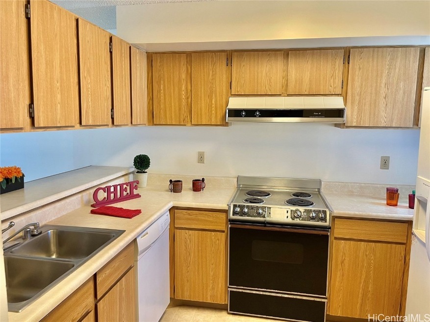 Spacious kitchen lots on counter space and cabinet
