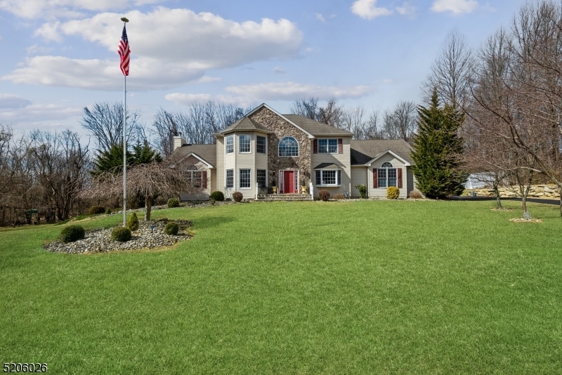 Sold $855,000 • Co-Listing Agent