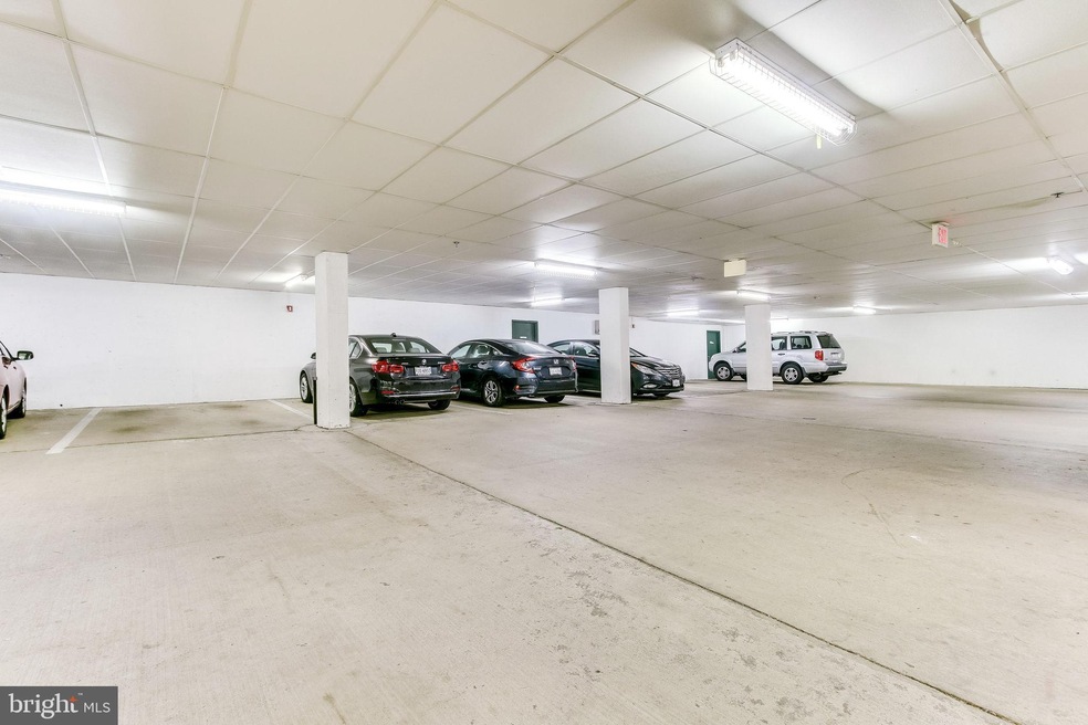 1320 N Wayne St unit 406, Arlington, VA 22201 - photo 1