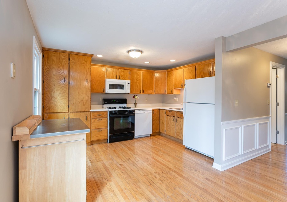 44 Andover Down unit U285, Nashua, NH 03063 - photo 1