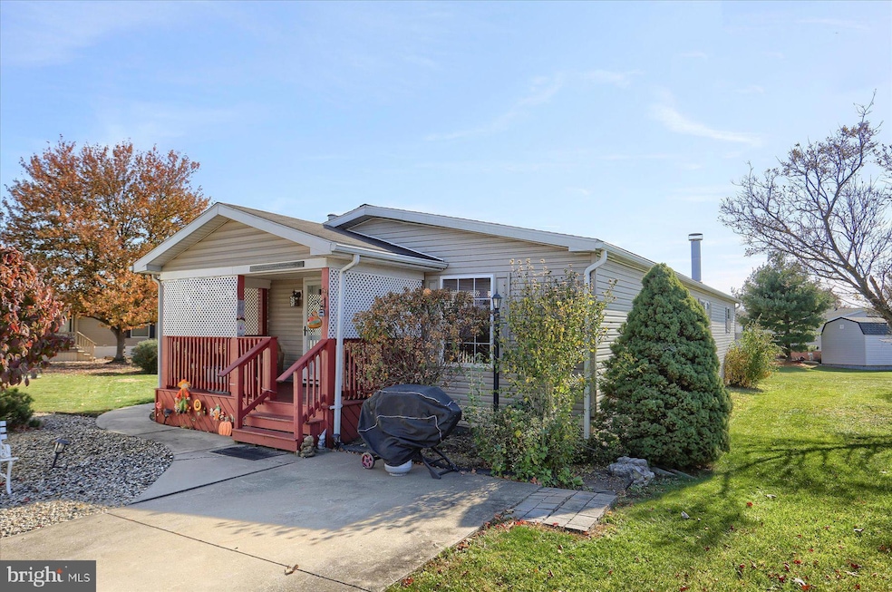 54 Juniper St, Palmyra, PA 17078 - photo 1