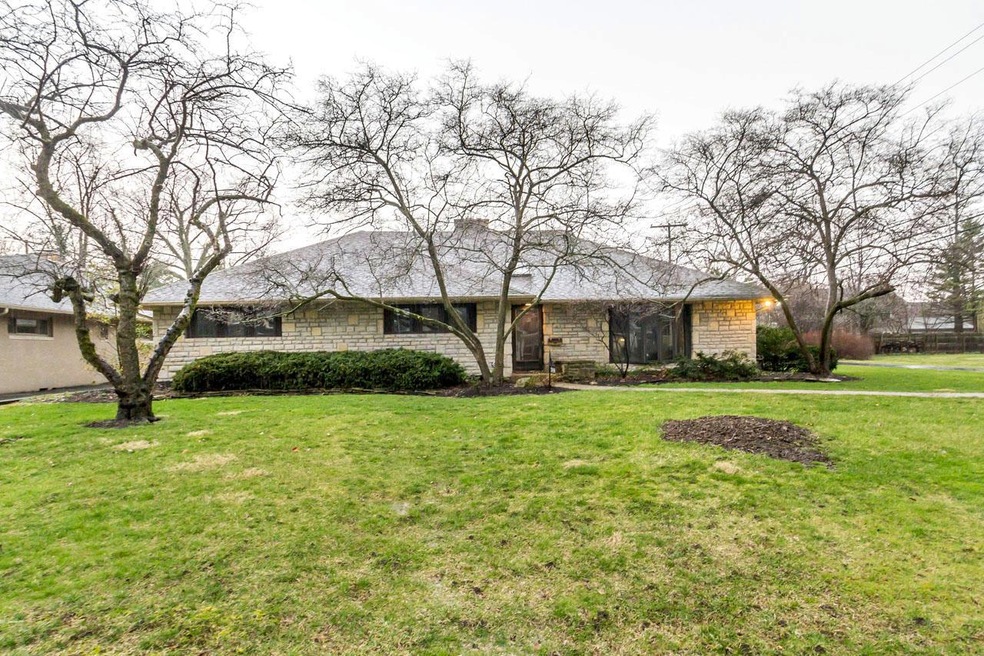 389 Northview Dr, Columbus, OH 43209 - photo 1