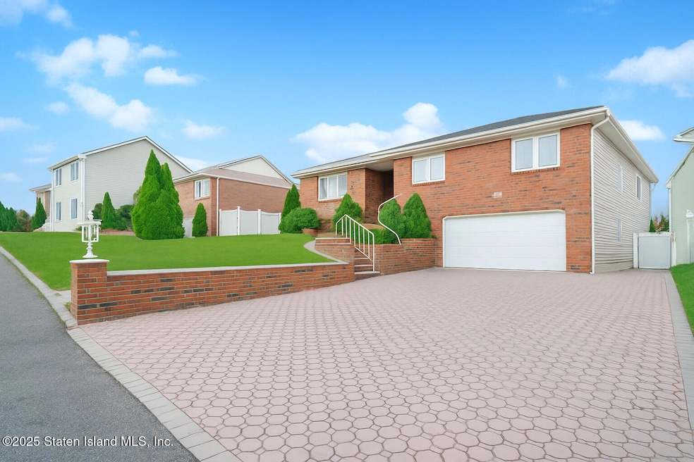 Under Contract $1,225,000