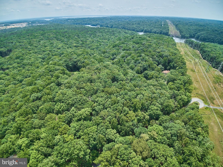 9027 Swift Creek Rd, Fairfax Station, VA 22039 - photo 1