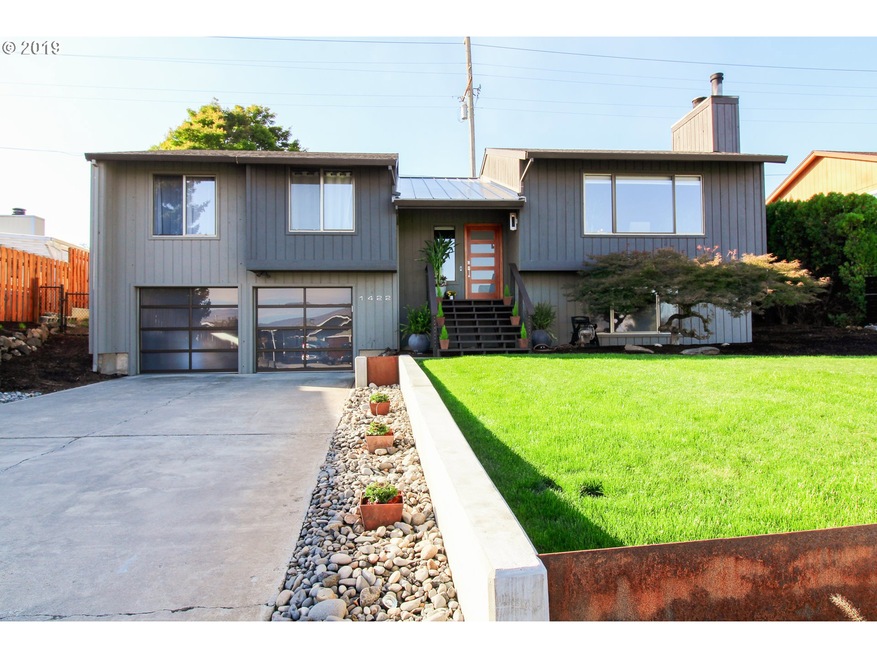 1422 E 21st St, the Dalles, OR 97058 - photo 1