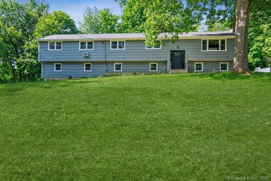 11 Colonial Dr, North Haven, CT 06473 - photo 1