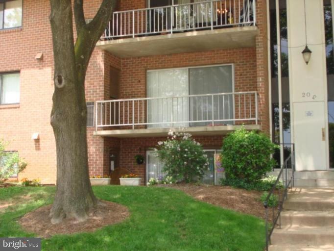 203 Erin Way unit 101, Reisterstown, MD 21136 - photo 1